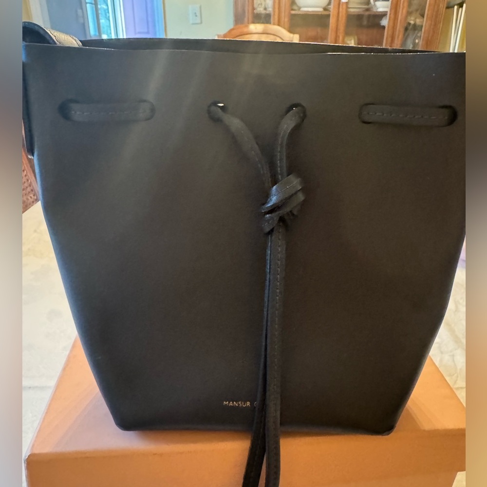 Mansur Gavriel Navy Leather Mini Bucket Bag - Picture 2 of 12